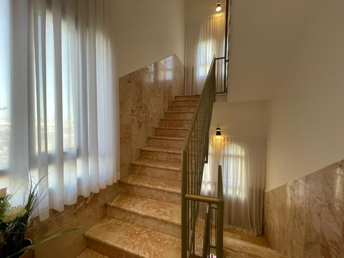 Godson Talpiot Aparthotel Haifa Exteriör bild