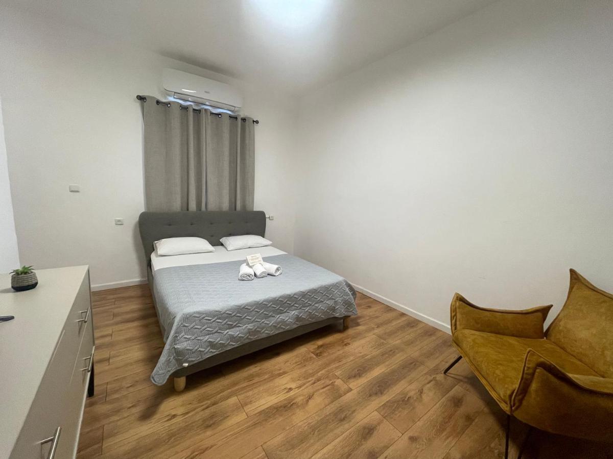 Godson Talpiot Aparthotel Haifa Exteriör bild