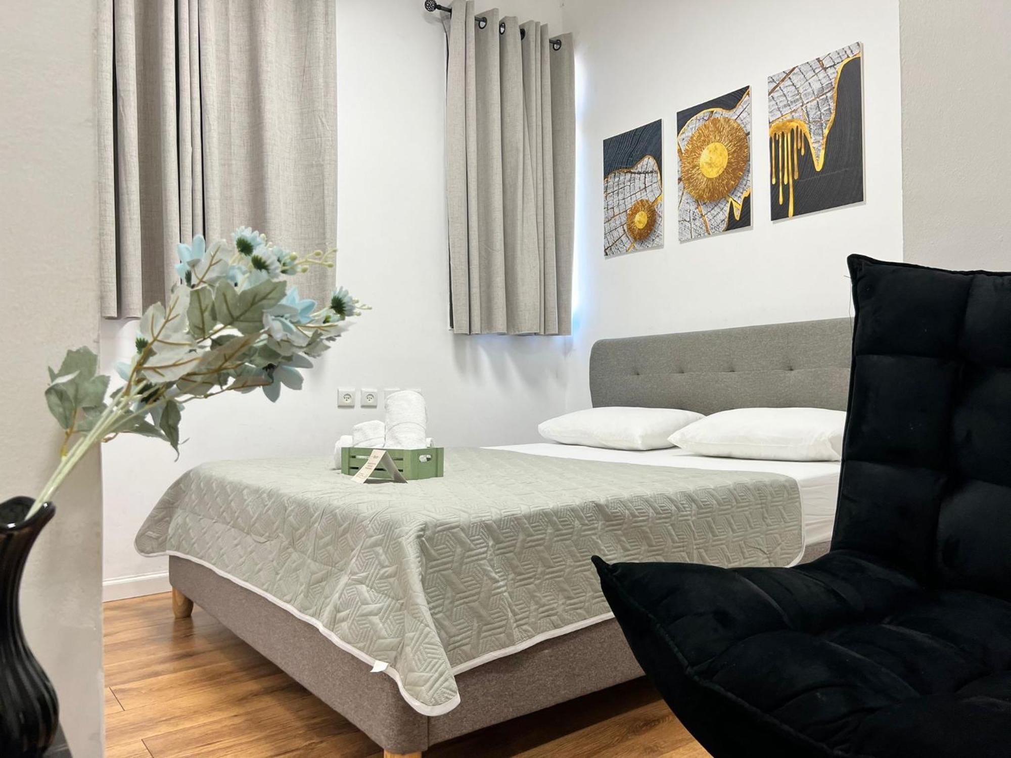 Godson Talpiot Aparthotel Haifa Exteriör bild