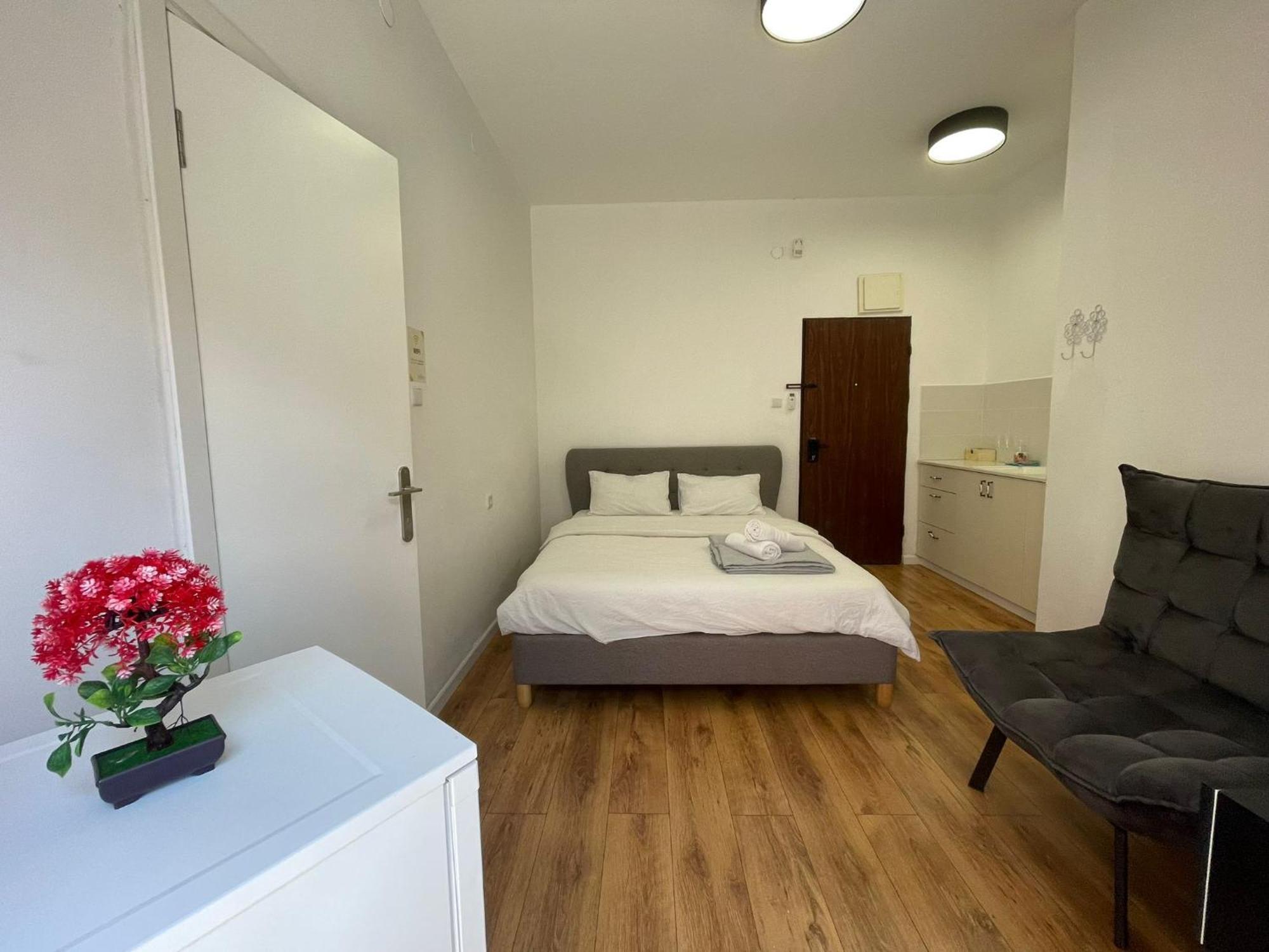 Godson Talpiot Aparthotel Haifa Exteriör bild