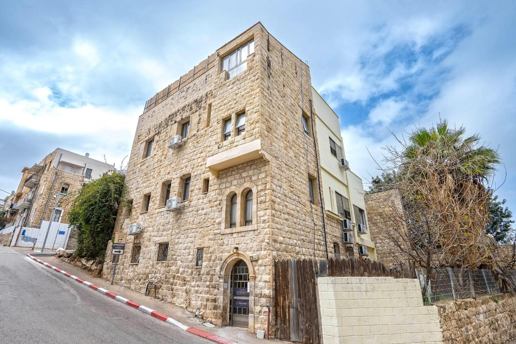 Godson Talpiot Aparthotel Haifa Exteriör bild