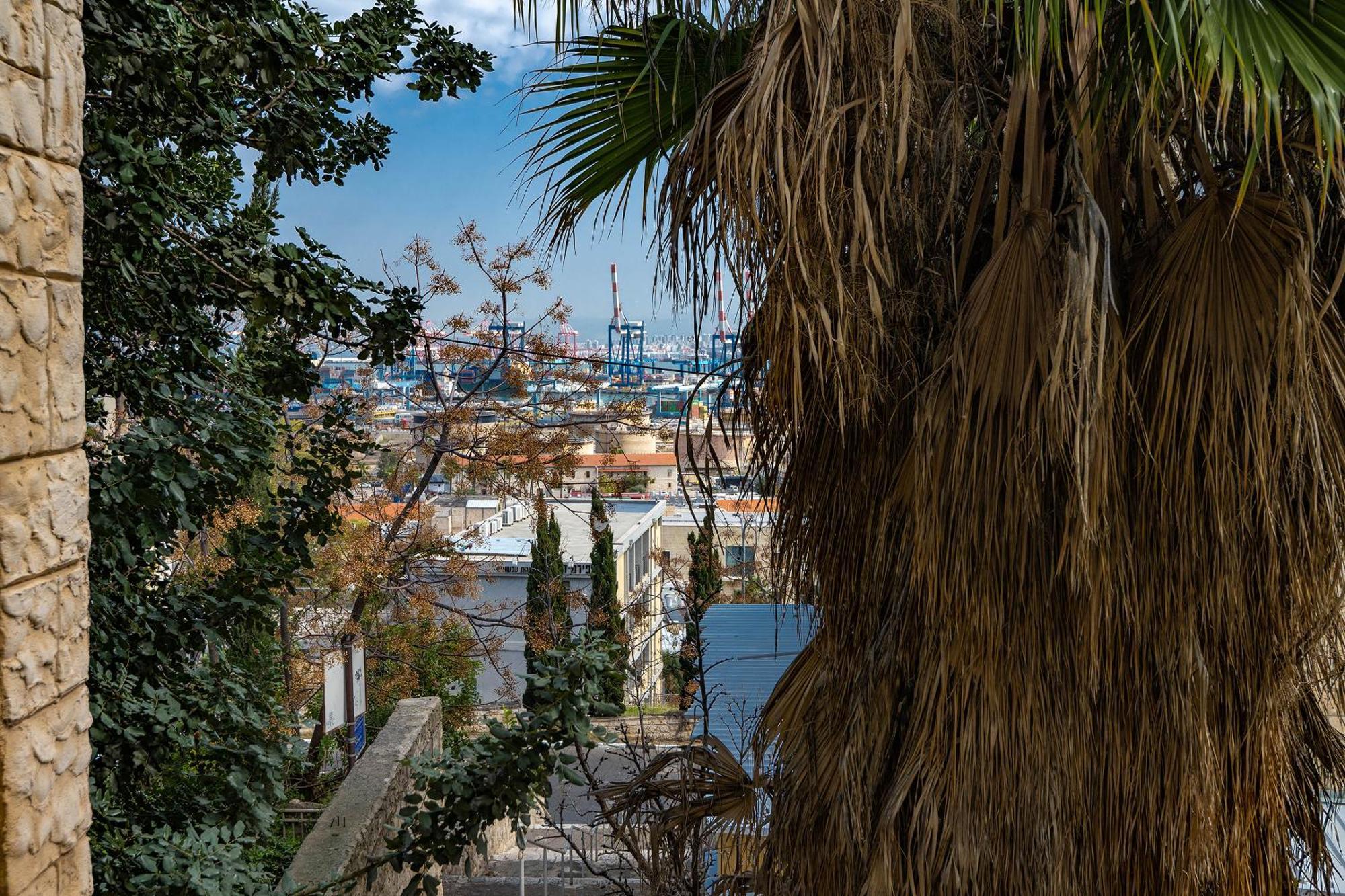 Godson Talpiot Aparthotel Haifa Exteriör bild