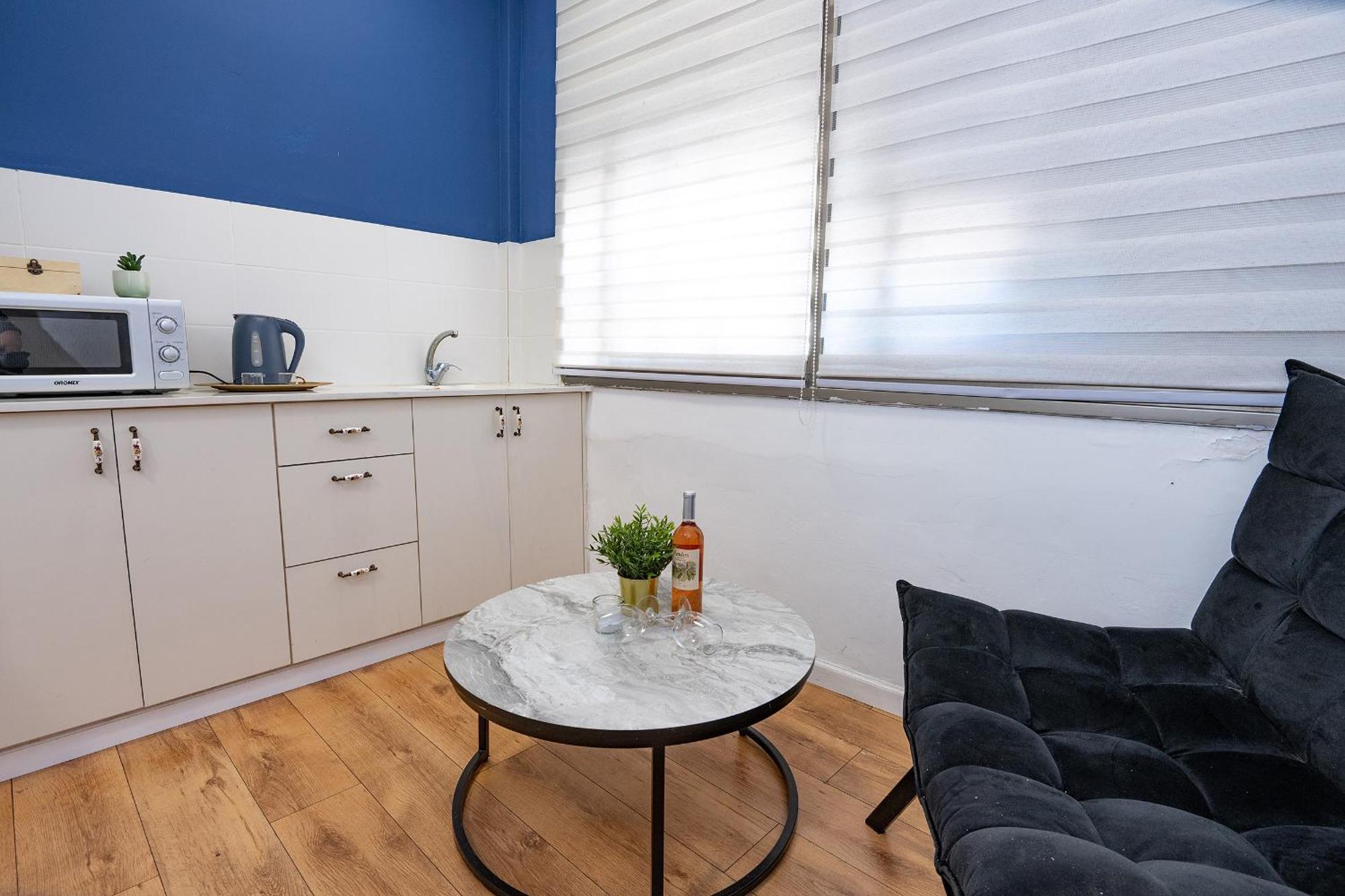 Godson Talpiot Aparthotel Haifa Exteriör bild