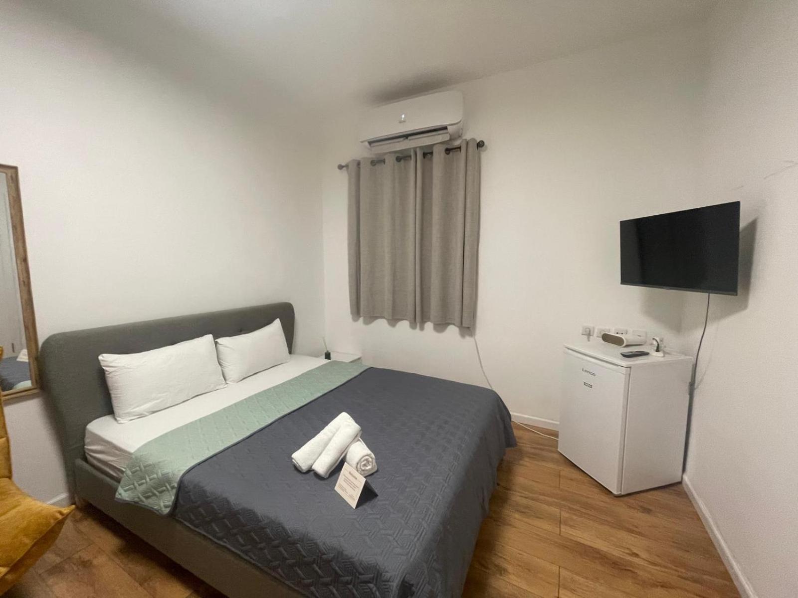 Godson Talpiot Aparthotel Haifa Exteriör bild