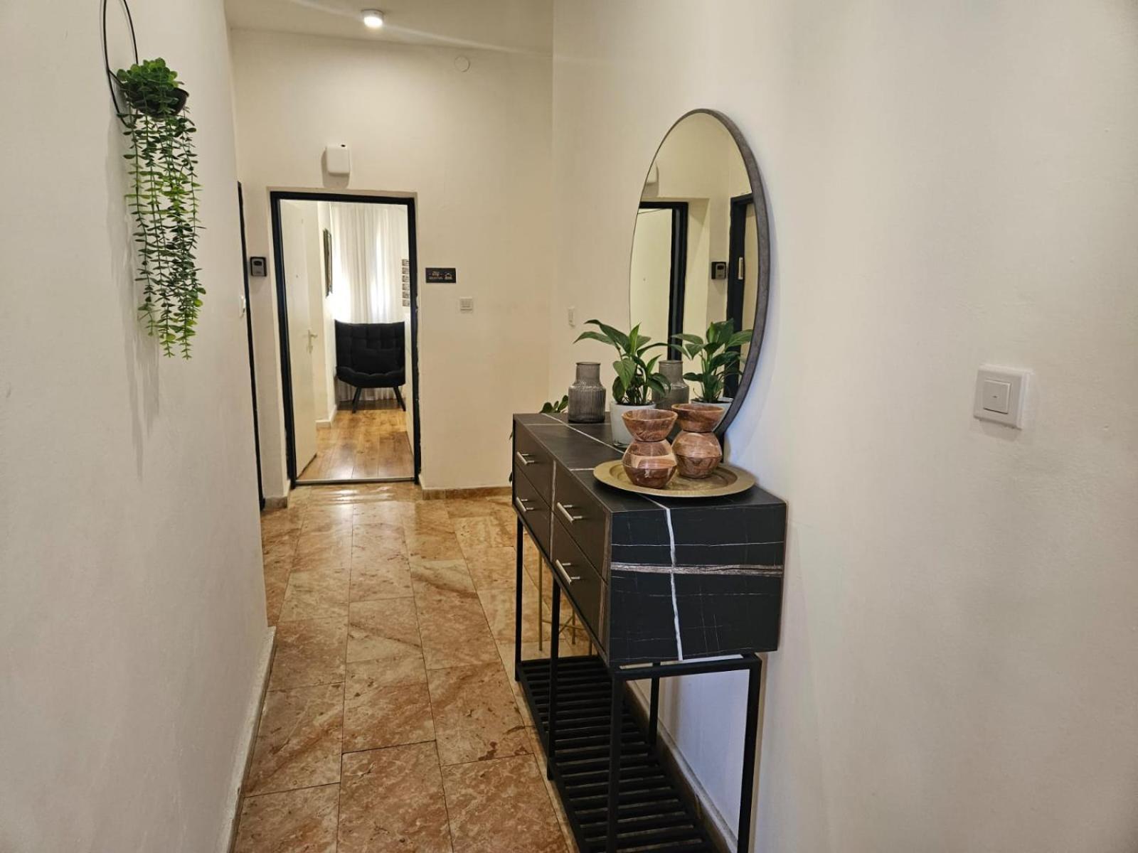 Godson Talpiot Aparthotel Haifa Exteriör bild